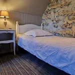 Daire Dans Un Ecrin De Verdure Le Manoir (Calvados)