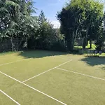 Dans Un Ecrin De Verdure Le Manoir (Calvados)