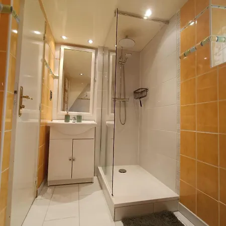 Dans Un Ecrin De Verdure Apartment