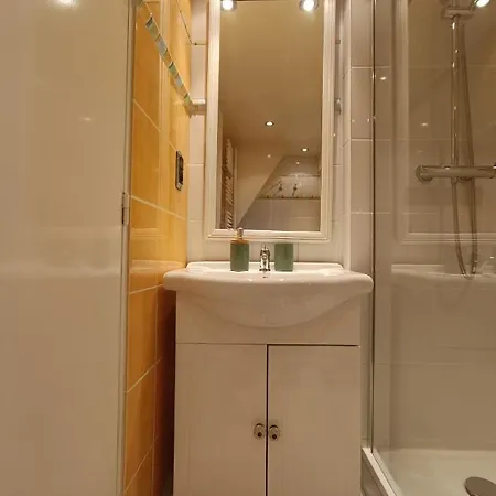 Dans Un Ecrin De Verdure Apartment *