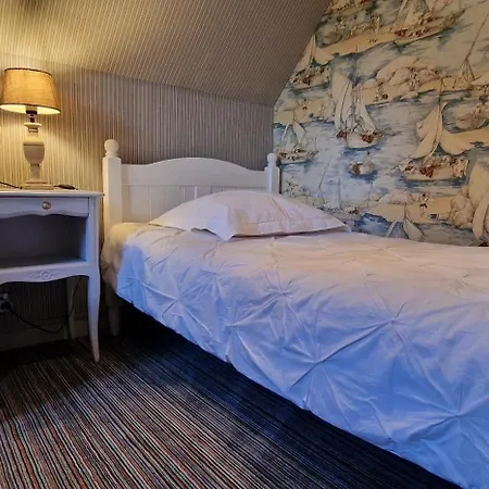 Апартаменты Dans Un Ecrin De Verdure Le Manoir (Calvados)