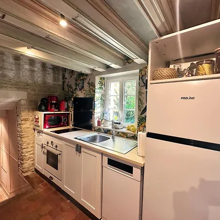 Dans Un Ecrin De Verdure