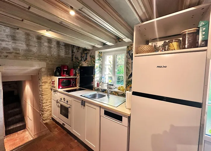 Dans Un Ecrin De Verdure