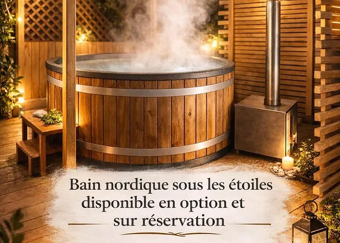 Dans Un Ecrin De Verdure Le Manoir (Calvados)